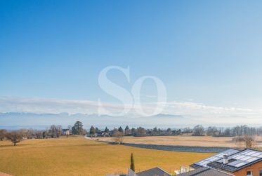 Exclusivité: Villa Rénovée avec Vue Lac