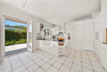 Co-exclusivité: Magnifique Propriété avec Vue Panoramique au Cœur de Dully
