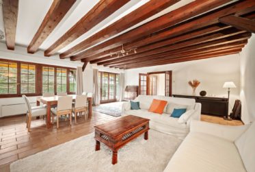 Co-Exclusive Listing: Charming Authentic Villa Near Nyon