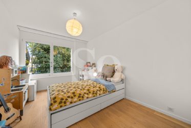 Exclusive: Elegant Renovated Duplex in the Center of Rolle