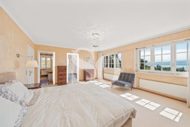 Co-exclusivité: Magnifique Propriété avec Vue Panoramique au Cœur de Dully